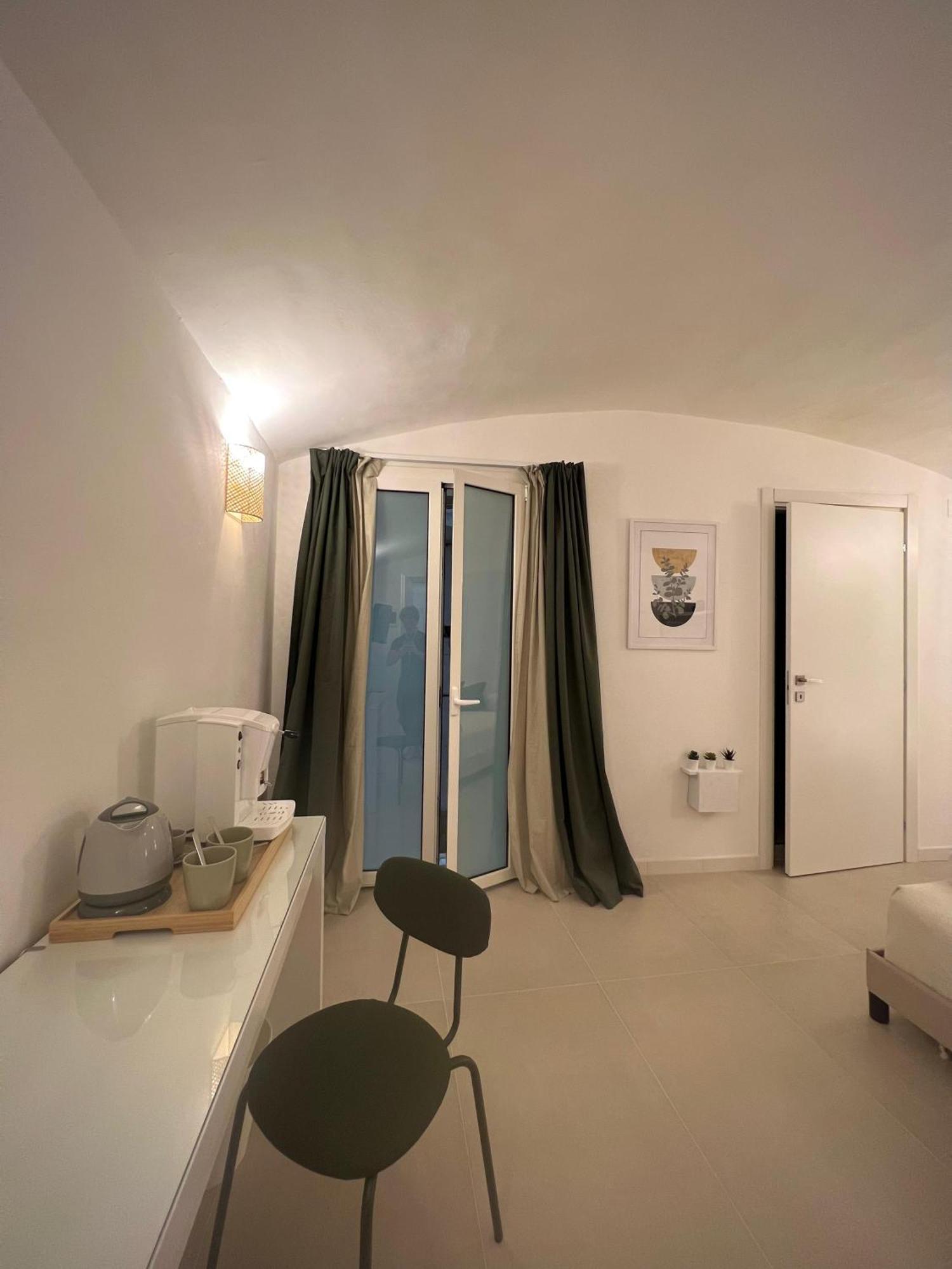 Badri Hotel Bari Exterior photo