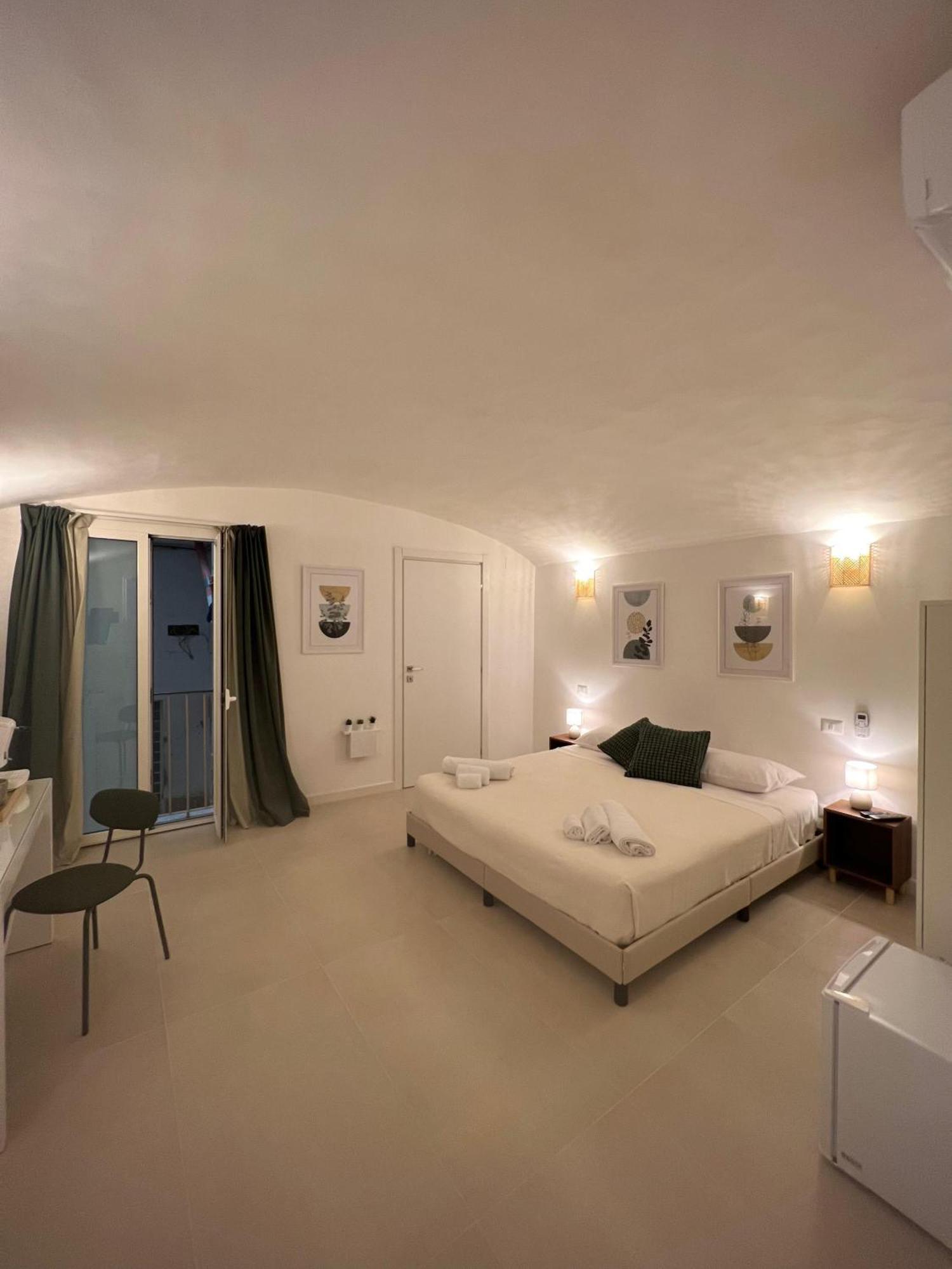 Badri Hotel Bari Exterior photo